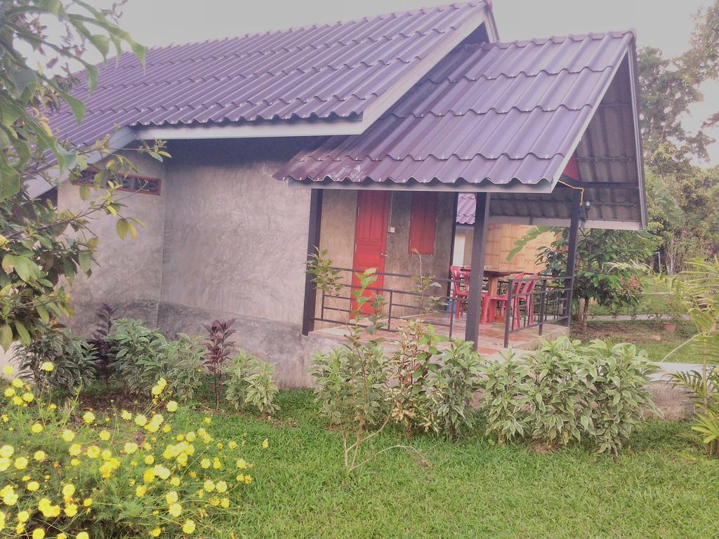 Ban Suan Sukjai Mae Sariang Hotel Exterior foto