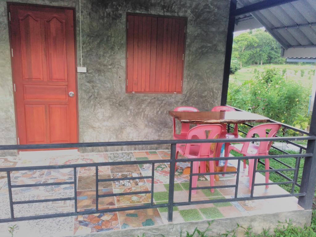 Ban Suan Sukjai Mae Sariang Hotel Exterior foto