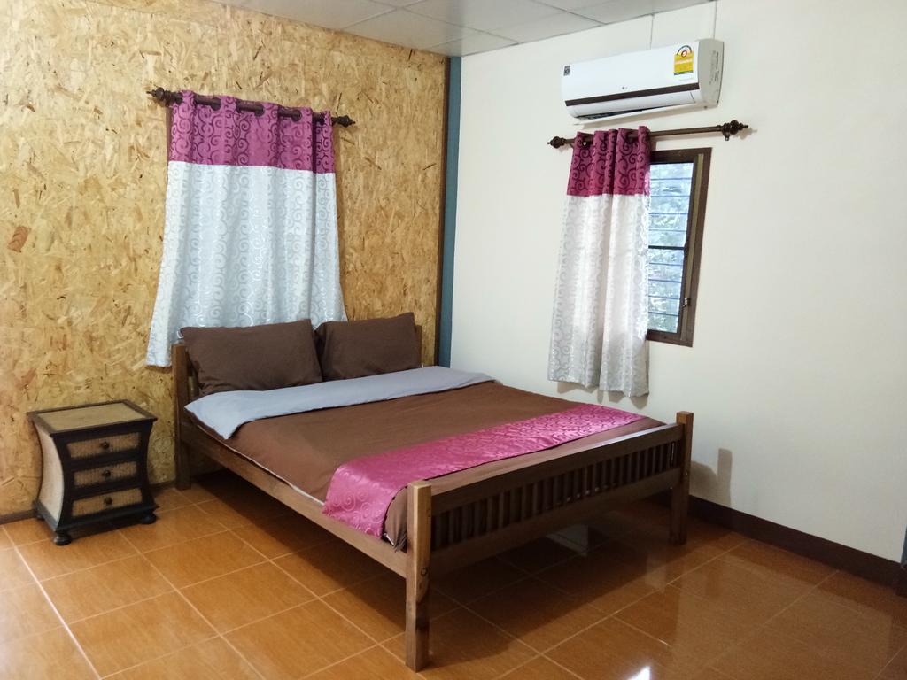 Ban Suan Sukjai Mae Sariang Hotel Exterior foto