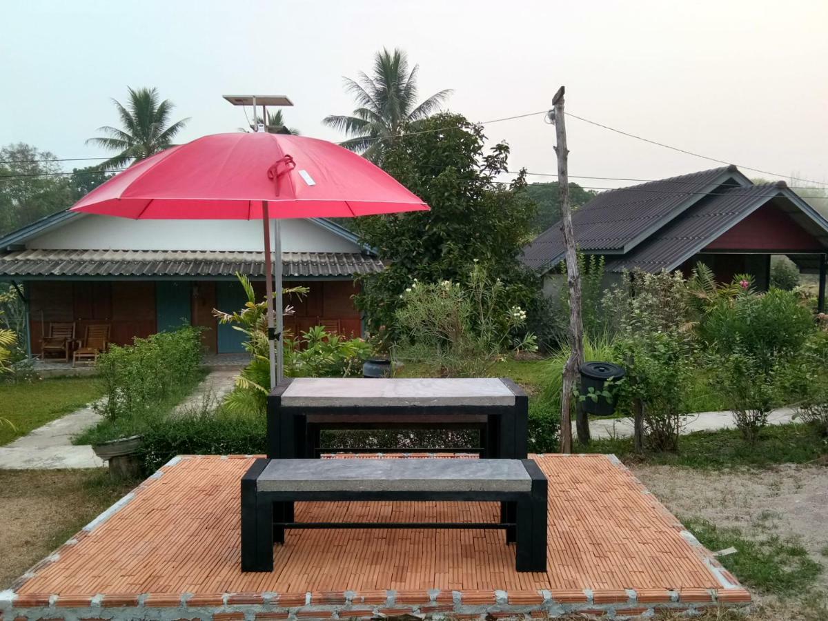 Ban Suan Sukjai Mae Sariang Hotel Exterior foto